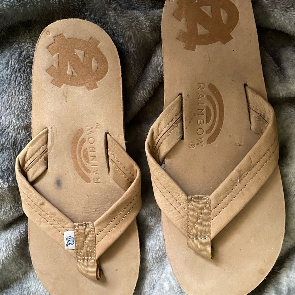 Men’s size 8/9 rainbows